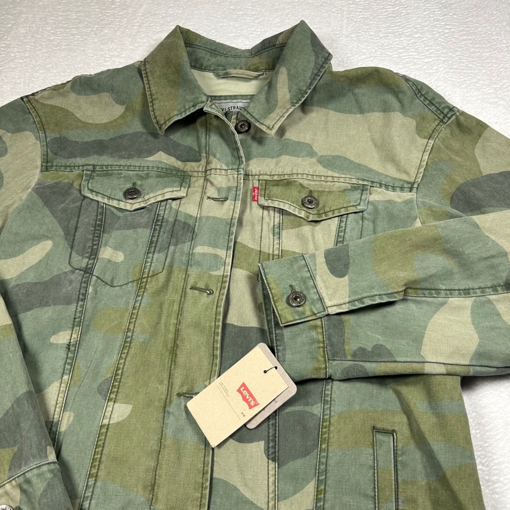 NEW Levis Trucker Jacket Camouflage Military Zip Front Size L Green Camo Denim